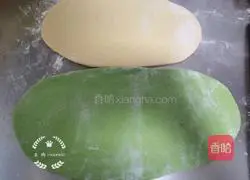 Spinach Pumpkin Steamed Bun Lollipops Recipe Illustration 5