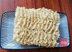 Illustration of how to make instant noodles 2