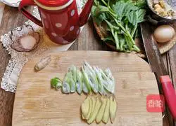 Illustration of how to make scallop, fungus, vegetable and egg pimple soup 5