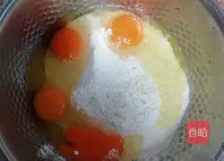 Illustration of how to make egg pancakes 1