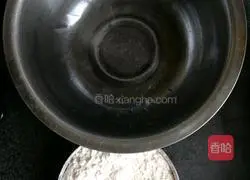 Illustration of how to make egg pancake 1