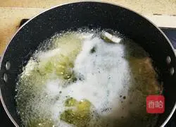 Illustration of how to make asparagus tofu soup 6
