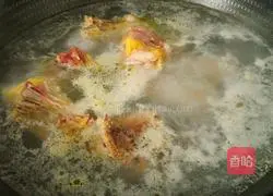 Soybean and lotus root chicken soup recipe 4