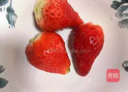  Strawberry, Rose Nectar and Tremella Soup Recipe Illustration 12