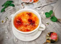 Illustration of how to nourish the skin and nourish the lungs (cranberry, peach gum, tremella and snow pear soup) 9