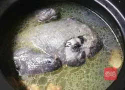 Illustration of how to make stewed black-bone chicken with figs 1