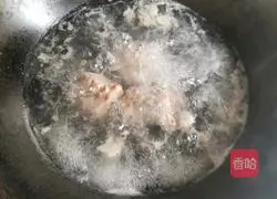 Corn, lotus root and pork ribs soup recipe 4