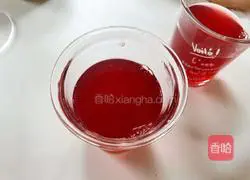 Illustration of how to make grape jelly with milk 9