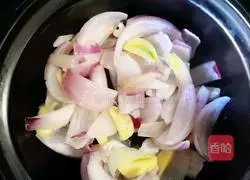 Illustration of how to make white pomfret in stone pot 5