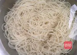 Illustration of how to make colorful Ding Ding noodles 3