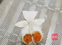 Illustration of how to make goldfish steamed dumplings 12