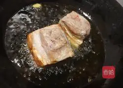 Illustration of how to make pork with pickles and vegetables 5