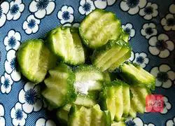 Illustration of how to make cold jellyfish slices 6