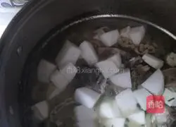 Illustration of how to make herbal mutton soup 9