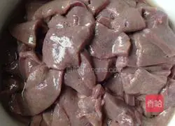 Spinach and Pork Liver Soup Recipe Illustration 3