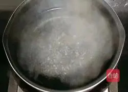 Illustration of how to make noodles with mushroom meat sauce 1