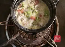 Illustration of how to make mixed vegetable, beef, and egg noodles 6