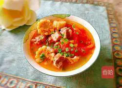 Illustration of how to make tomato and corn pork ribs soup 1