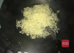 Illustration of how to make instant noodles with coriander 2
