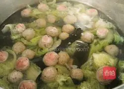 Illustration of how to make kelp, cabbage and beef meatball soup 11