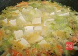 Illustration of how to make loofah, shrimp and tofu soup 13