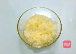 Recipe for making Tremella fuciformis and pear soup 3