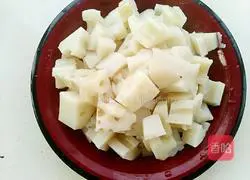 Illustration of how to make spicy and sour lotus roots 5