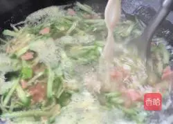 Illustration of how to make shrimp and cucumber soup 9