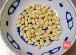 Illustration of how to make peanut soy milk 2