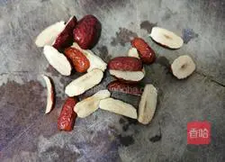 Illustration of how to make red date, egg and glutinous rice soup 2