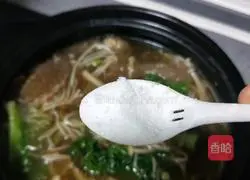 Enoki mushroom and bamboo fungus soup recipe 17