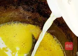 Illustration of how to make white sauce 4