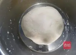 Milk Illustration of how to make ham steamed buns 2