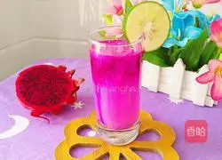 Illustration of how to make fresh dragon fruit milkshake 7