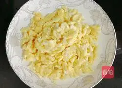 Illustration of how to make bitter melon and scrambled eggs 10
