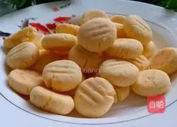 Illustration of how to make egg yolk biscuits 20 