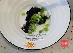 Illustration of how to make seaweed and egg drop soup 4