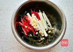 Illustration of how to make cold kelp shreds 5