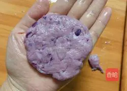 Illustration of how to make fried yellow peach cheese and purple sweet potato buns 7