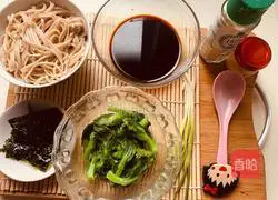 Illustration of how to make Japanese cold buckwheat noodles and cheese sushi love bento 3