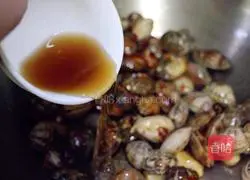 Illustration of how to make spicy fried clams 6