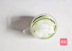 Illustration of how to make cool cucumber refreshing drink 4