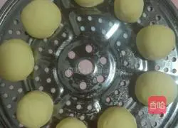 Illustration of how to make corn buns 5