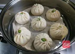 Xinwen Gourmet Sauerkraut and Pork Buns Recipe Illustration 17