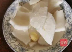 Illustration of how to make coconut chicken soup 2