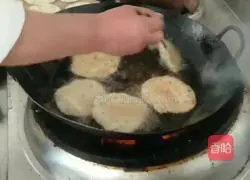 Illustration of how to make scallion pancakes 5