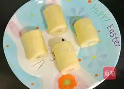 Baby version Illustration of how to make banana pancake roll 9