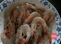 Illustration of braised prawns in oil 2