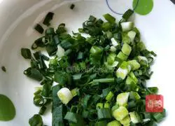 Illustration of how to make shrimp and water shield soup 3