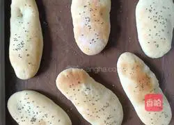 Illustration of how to make oil-free and sugar-free sweet flatbread 14